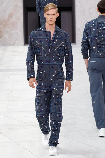 Look 30
